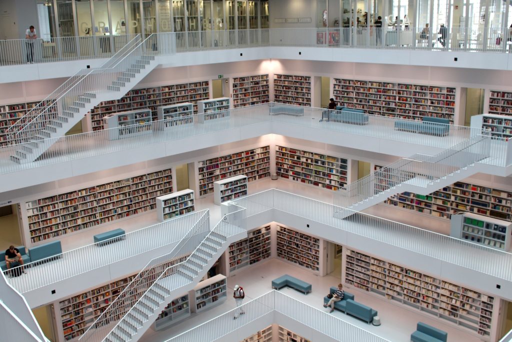 Biblioteca  Becas y ayudas al estudio del Ministerio de Educación en 2018 Biblioteca 1024x683